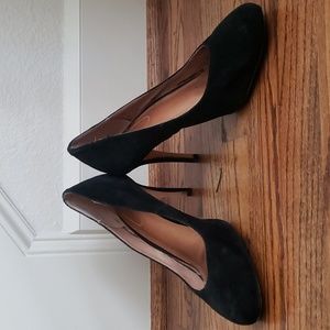Corso como black suede pump